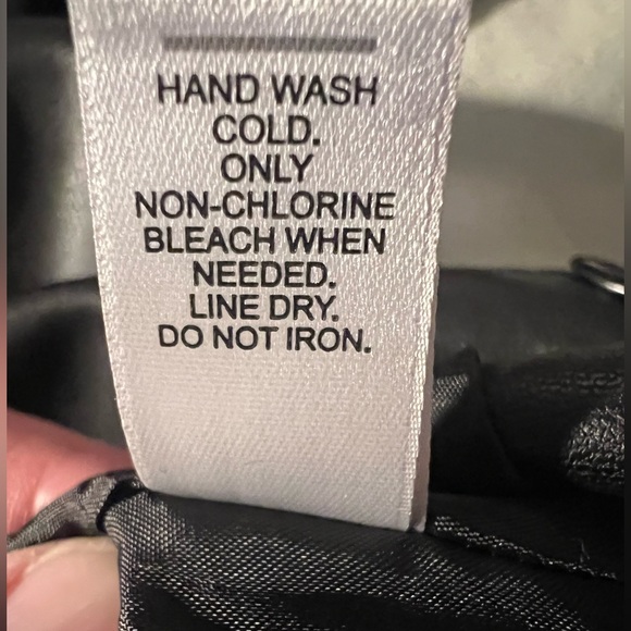 Versona Black Faux Leather Lined Zip-Up Twist-Detail Mini Skirt 6 S - Picture 8 of 8